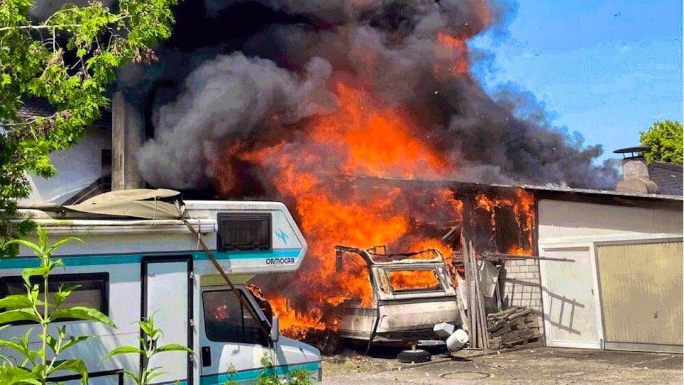 According to initial investigations, the fire in a building in Dintikon AG started in a deep-fat fryer.