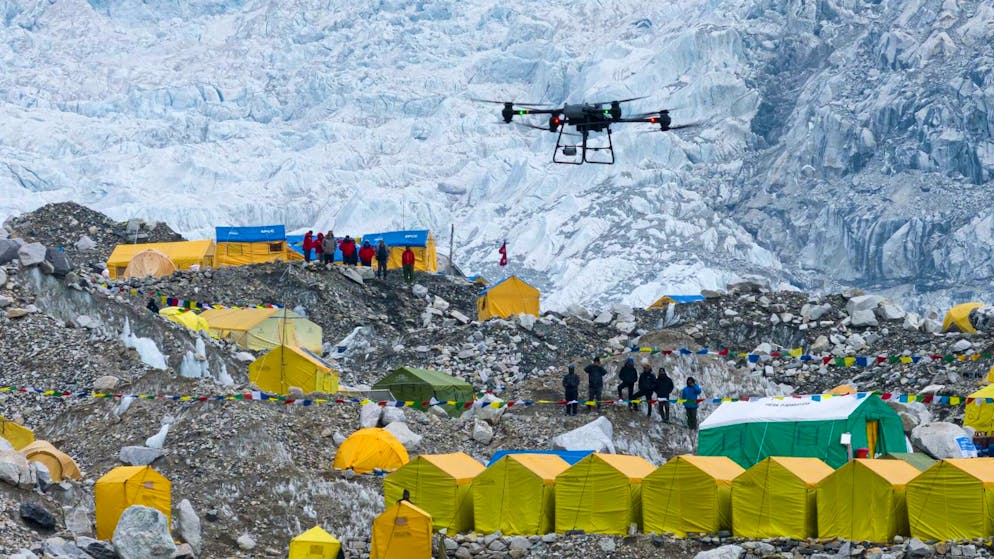 Pizza ins Basislager. Drohnen erobern den Mount Everest – droht jetzt noch mehr Chaos?