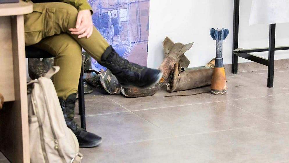 ARCHIVE - Old weapons lie on the ground at the Kerem Shalom border crossing to the Gaza Strip on the Israeli side. Photo: Christoph Soeder/dpa-Pool/dpa
