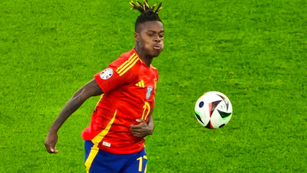 Spain's dynamic youngster Nico Williams in a duel with Italy midfielder Jorginho