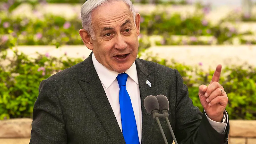 Israeli Prime Minister Benjamin Netanyahu speaks during a ceremony at the Nahalat Yitshak cemetery. Photo: Shaul Golan/Yedioth Ahronoth Newspaper Pool/AP/dpa