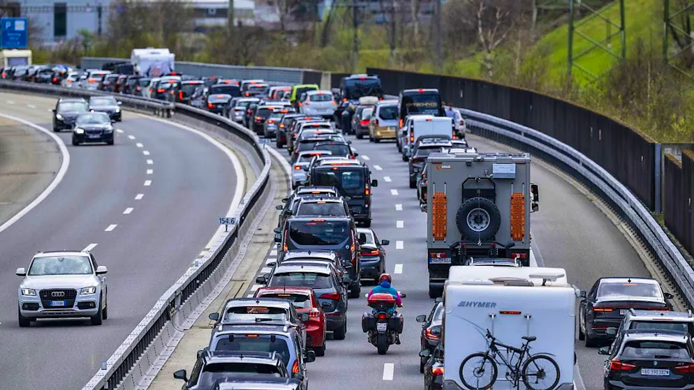 12 kilometers of traffic jam in front of the Gotthard tunnel heading ...