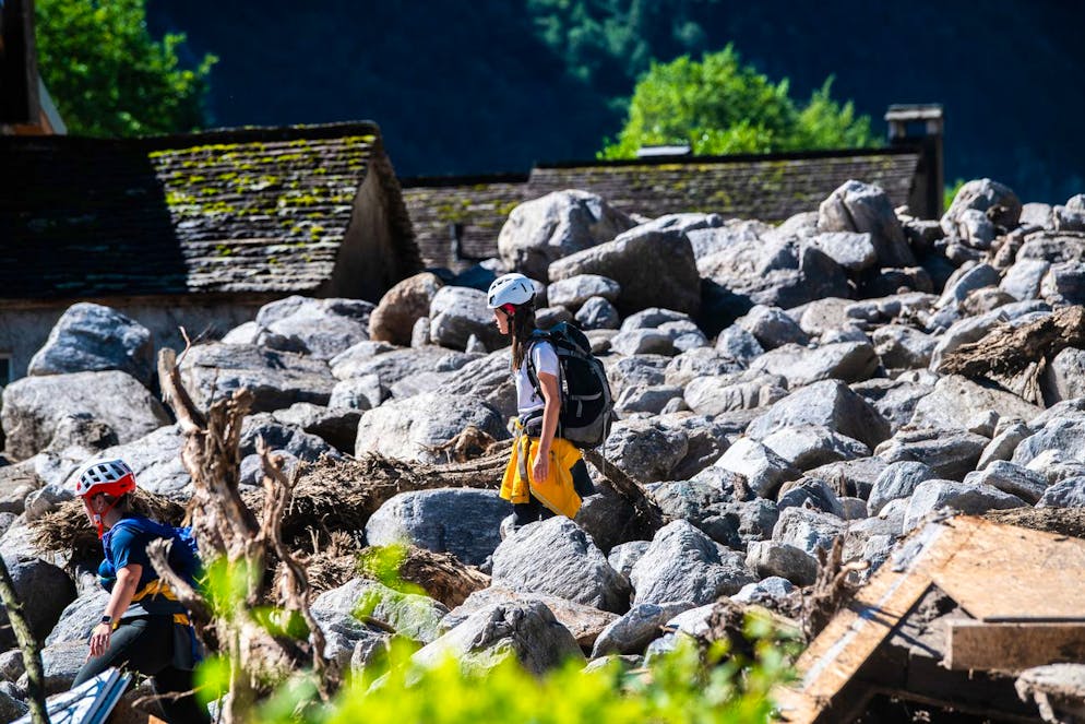 Grigioni: un violento nubifragio si abbatte sulla Mesolcina. Il tratto autostradale è dunque chiuso in entrambe le direzioni tra San Vittore e il portale nord della galleria del San Bernardino.