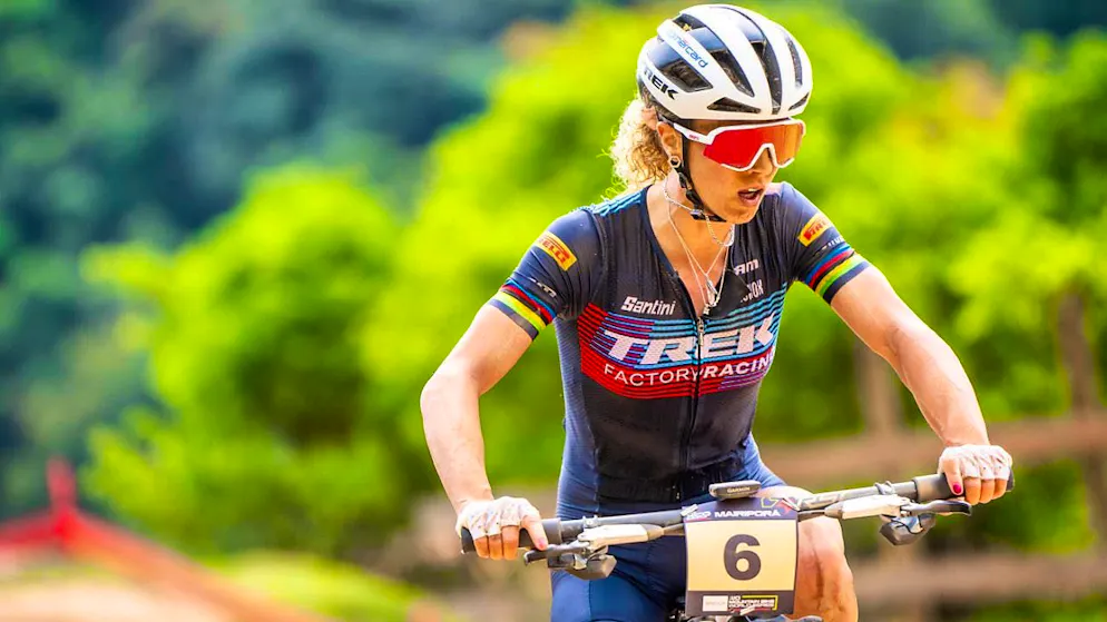 Jolanda Neff has to work on her breathing technique due to laryngeal constriction.