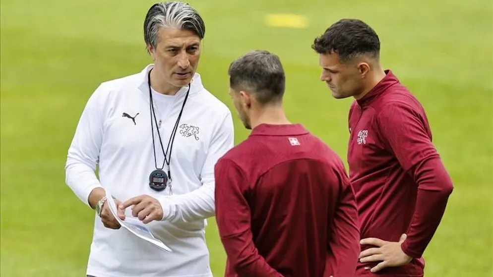 Yakin con Xhaka e Freuler.