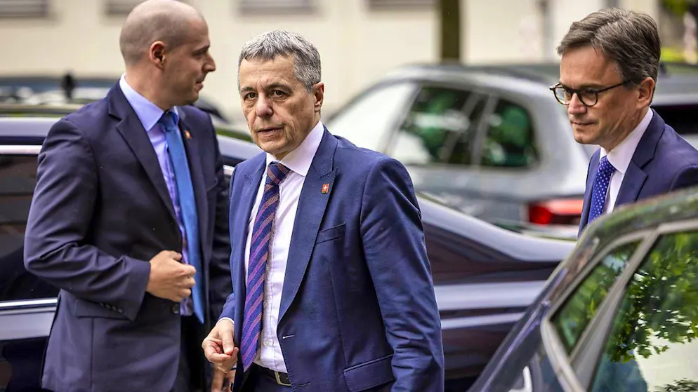 Federal Councillor Ignazio Cassis arrived in Roveredo GR on Sunday afternoon for a press conference.
