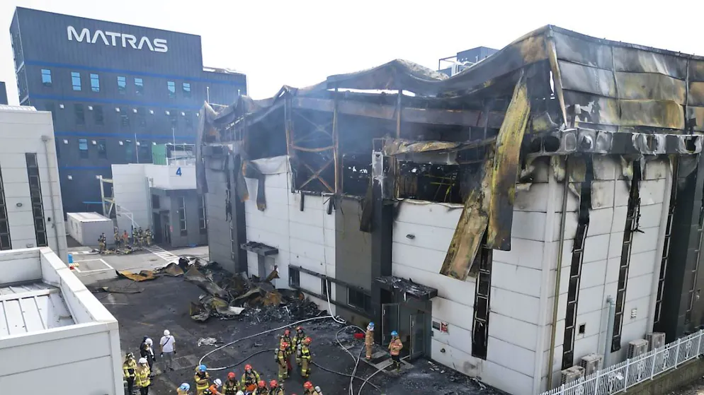 L'incendio verificatosi in uno stabilimento di batterie al litio a Hwaseong, a 40 km a sud di Seul, potrebbe essere il più grave incidente avvenuto in una fabbrica chimica nel Paese.