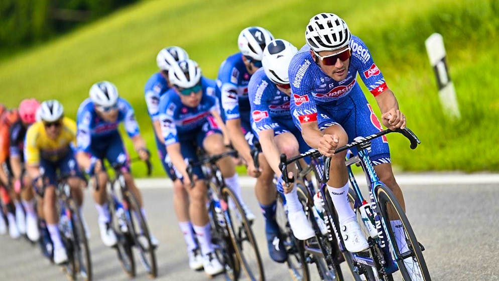 Silvan Dillier (front) is part of the Alpecin-Deceuninck team at the Tour de France