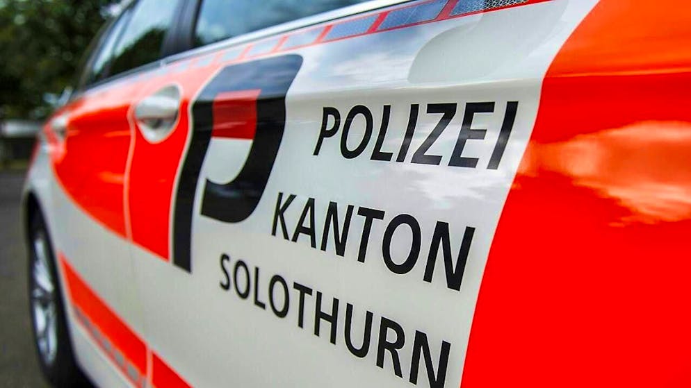 The Solothurn cantonal police and the public prosecutor's office are investigating the cause of a fatal accident at work in Luterbach SO. (symbolic image)