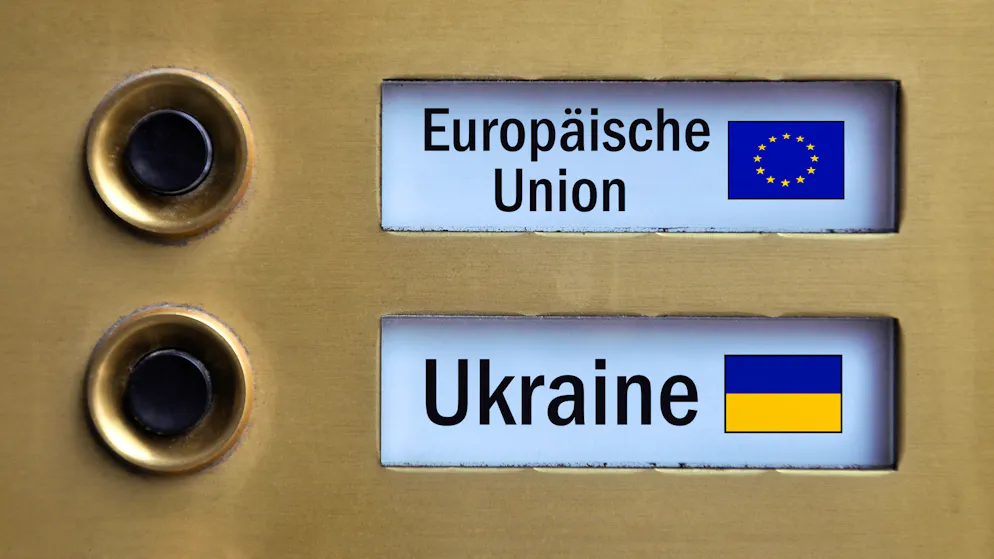 «Un momento storico». Al via i colloqui per l'adesione dell'Ucraina all'UE, a Kiev 5 miliardi l'anno