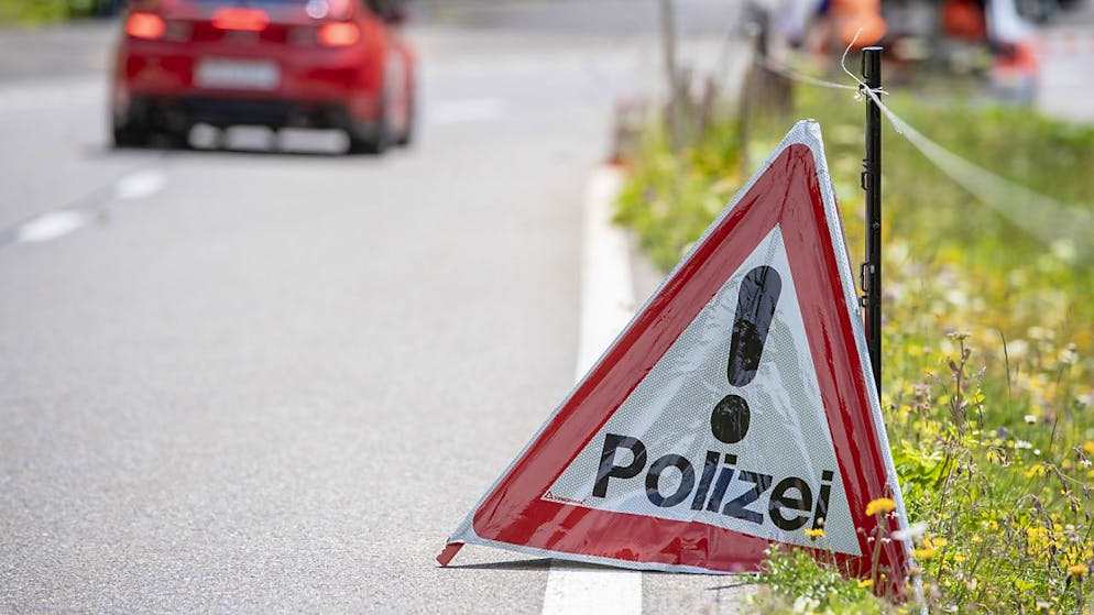 L'incidente ha provocato il ferimento grave dell'autista del camion e 17 feriti lievi