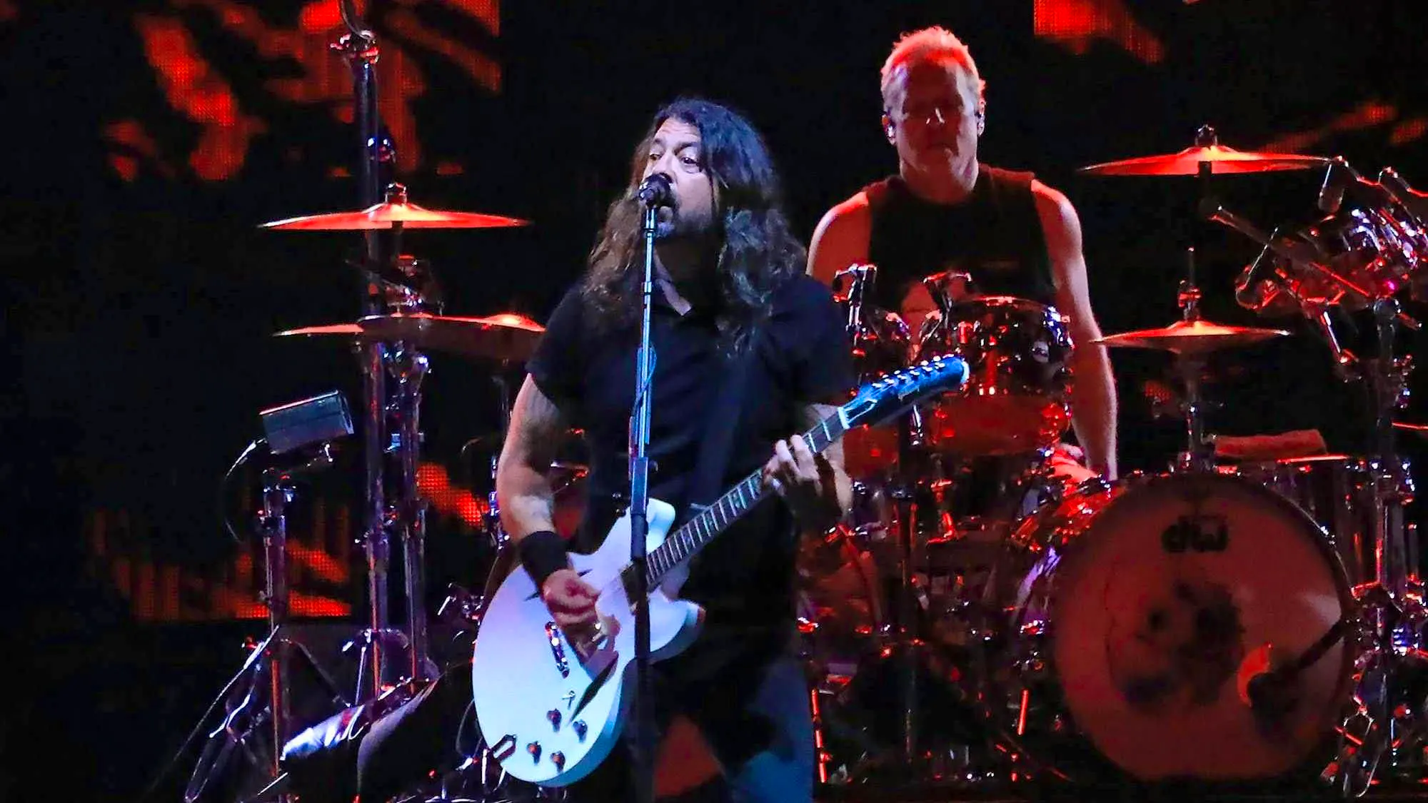 Daughter received death threats. Foo Fighters frontman Dave Grohl shoots against Taylor Swift