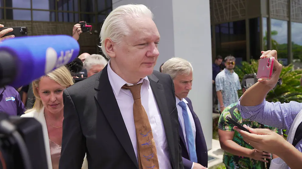 Fondatore WikiLeaks. Un giudice statunitense accetta il patteggiamento, ora Assange è definitivamente libero