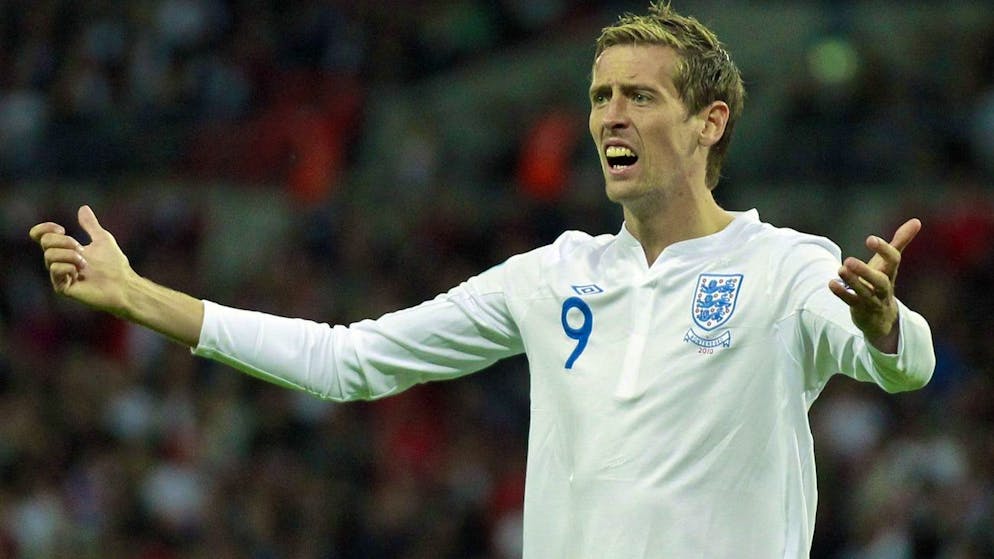 Euro 2024. L'Inghilterra annoia i suoi tifosi? Ci pensa l'ex Peter Crouch a farli divertire. Ecco come