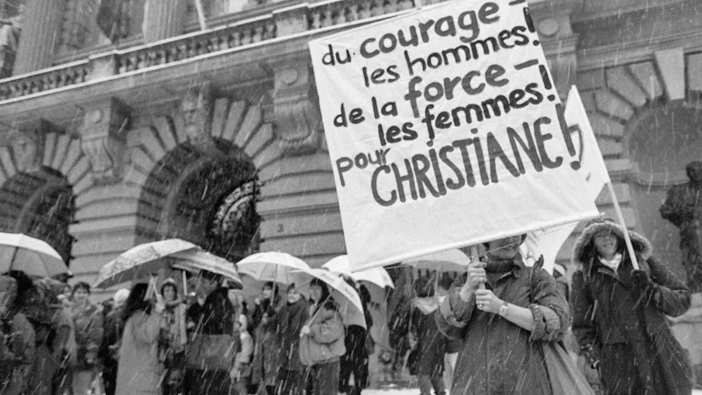 In March 1993, there were demonstrations for Christiane Brunner not only in front of the Federal Palace.
