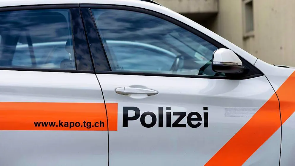 The Thurgau cantonal police are looking for a man who robbed a petrol station store in Arbon. (symbolic image)