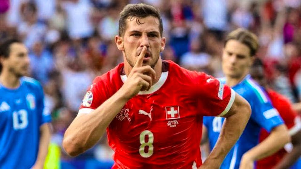 Remo Freuler scores the 1:0 against Italy.