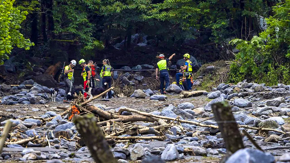 It is estimated that around 1000 people have been involved in search, clean-up and other work in the upper Maggia Valley since the weekend.
