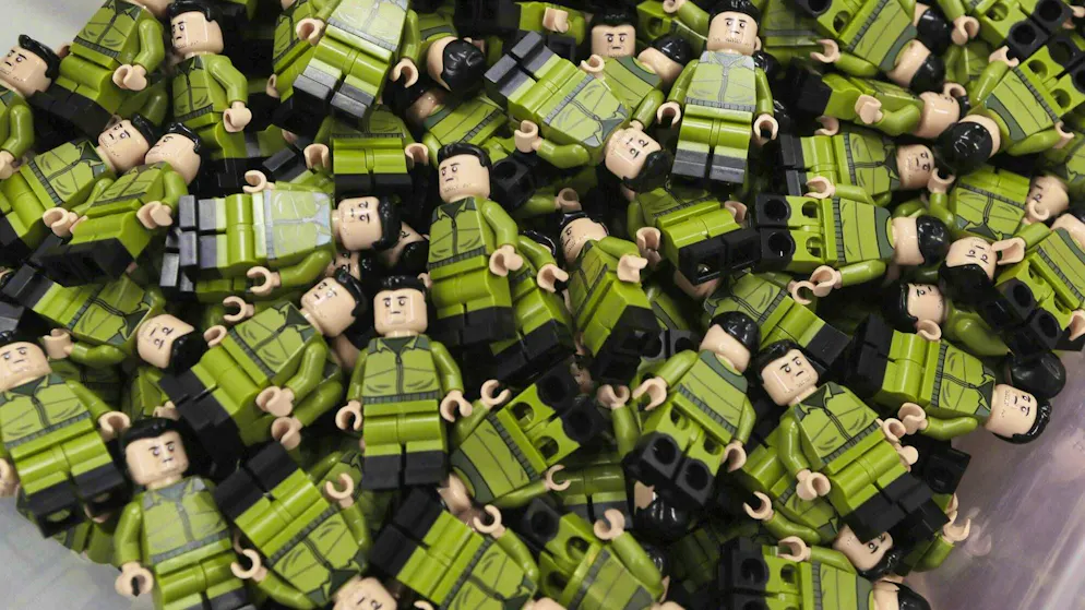 The stock of Selensky minifigures was completely sold out within a few hours.