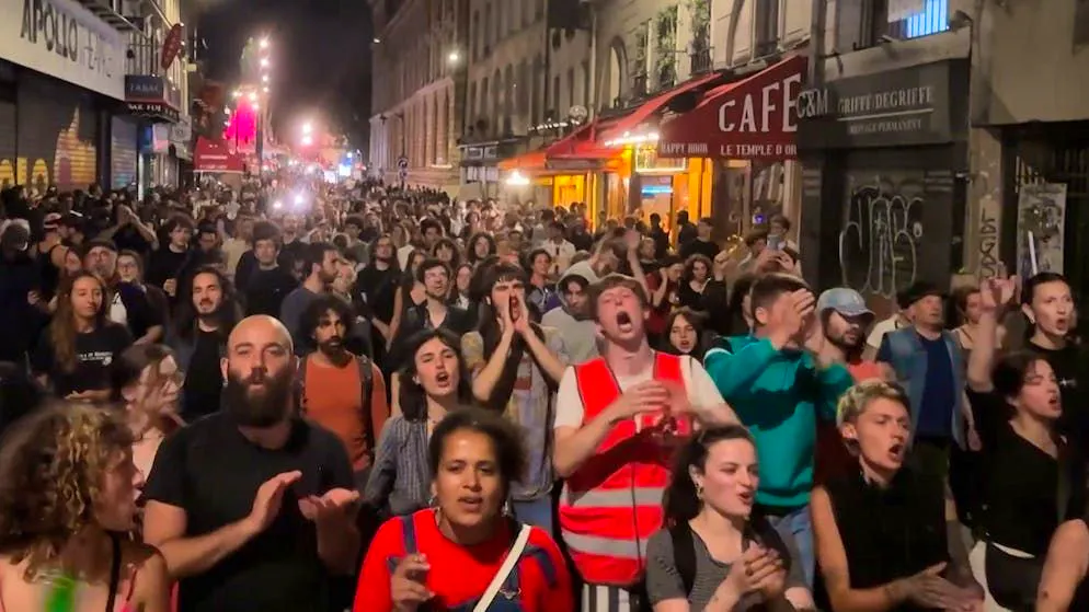 Protests in France. Demonstrations against Le Pen's election victory degenerate into riots