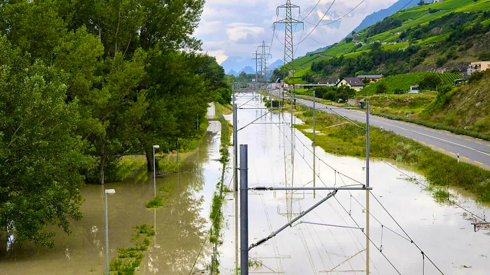 Rail traffic between Lausanne and Brig is expected to remain interrupted until Thursday due to the flooding. (archive picture)