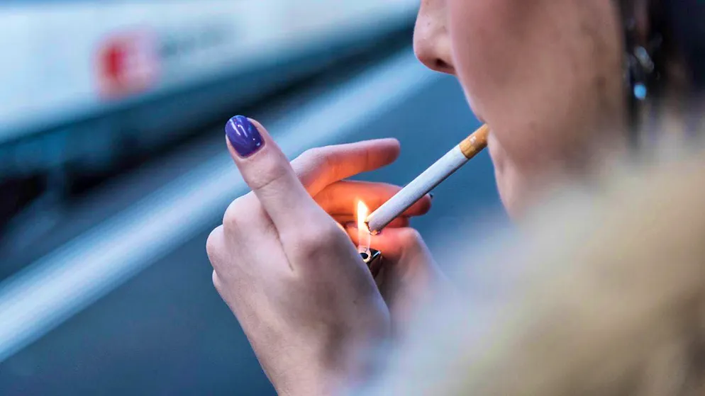 In test purchases by the Blue Cross in the canton of Solothurn, the protection of minors was slightly better observed for tobacco than for alcohol. (symbolic image)