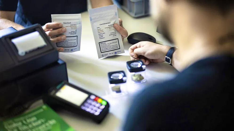 In the cannabis pilot study in the canton of Basel Landschaft, participants can legally obtain cannabis products. (archive image)