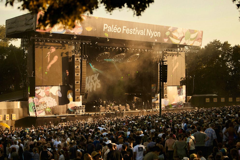 Paléo - the biggest and most beautiful open-air festival in Switzerland. But don't worry: people rock out in front of the main stage just like at any other festival. 