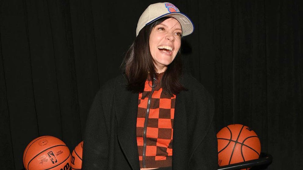 Stranezze. Lily Allen lancia su OnlyFans un canale dedicato ai suoi piedi