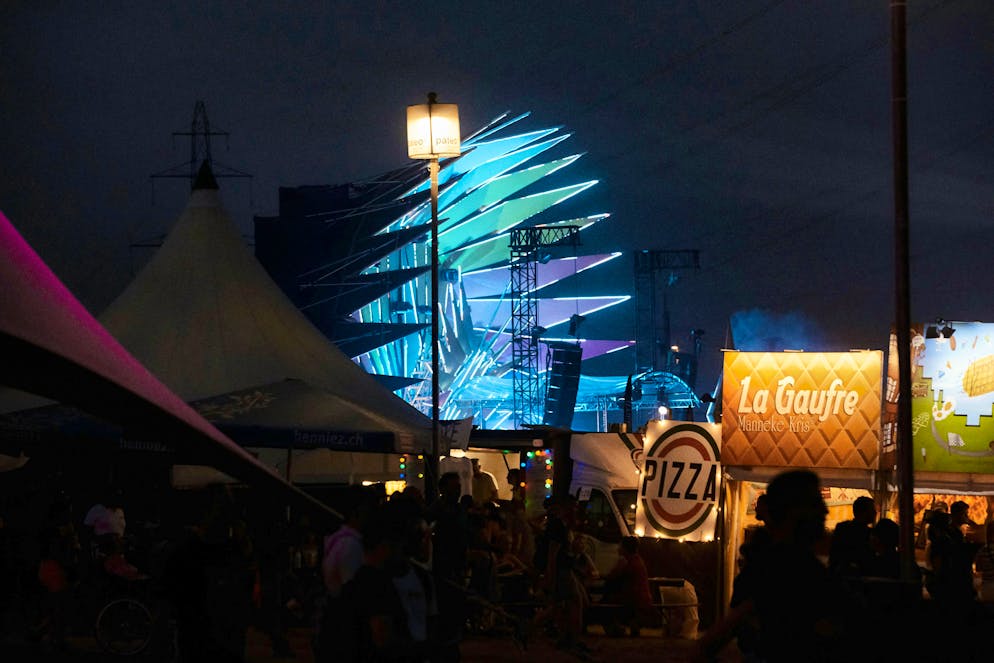 Paléo - the biggest and most beautiful open-air festival in Switzerland. Even the stages have a special touch and impress with their artistic design. 