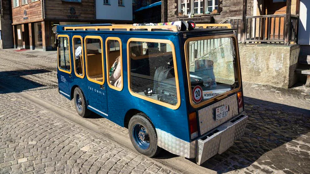 Traffic, fully electrified. Zermatt's coolest sledges whir quietly around the corner