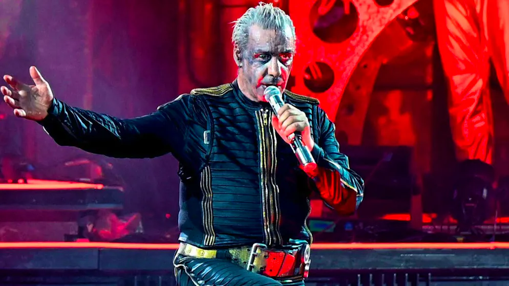 The Berlin public prosecutor's office is investigating Rammstein singer Till Lindemann on the grounds of initial suspicion of a sexual offense. (archive picture)