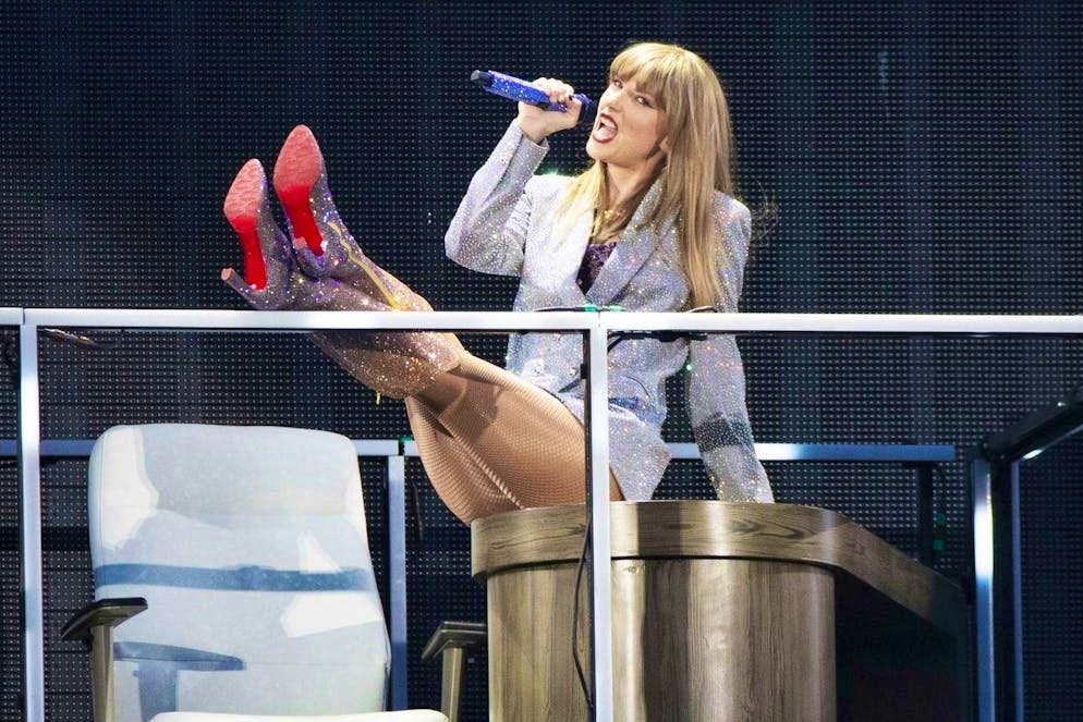 Big screen concert. Taylor Swift gets Zurich's movie theater dancing