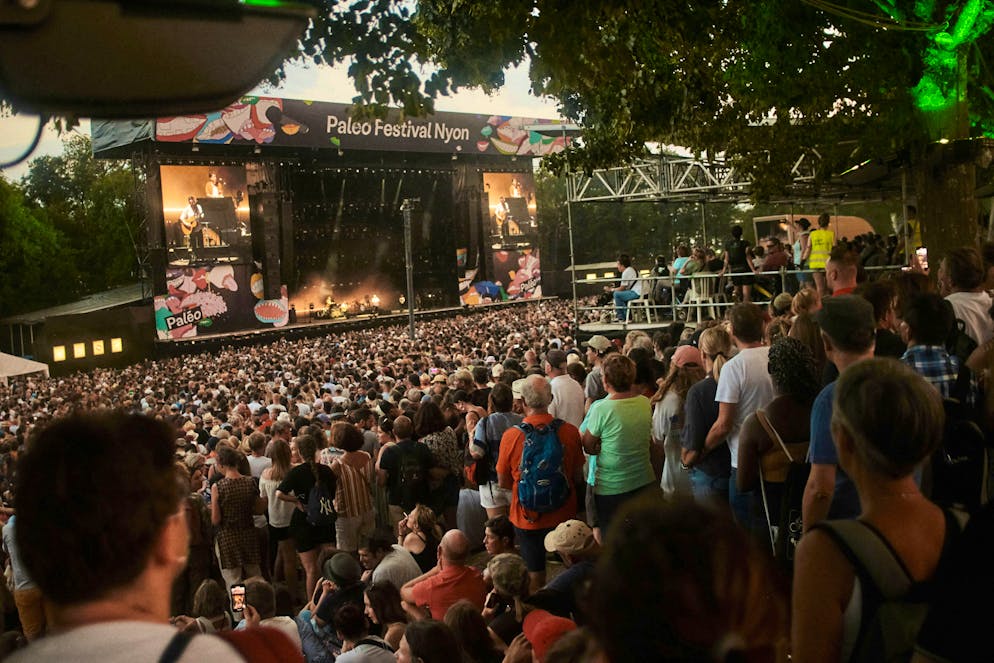 Paléo - the biggest and most beautiful open-air festival in Switzerland. Although the people are otherwise well spread out: At a concert, they naturally flock to the front of the stage.
