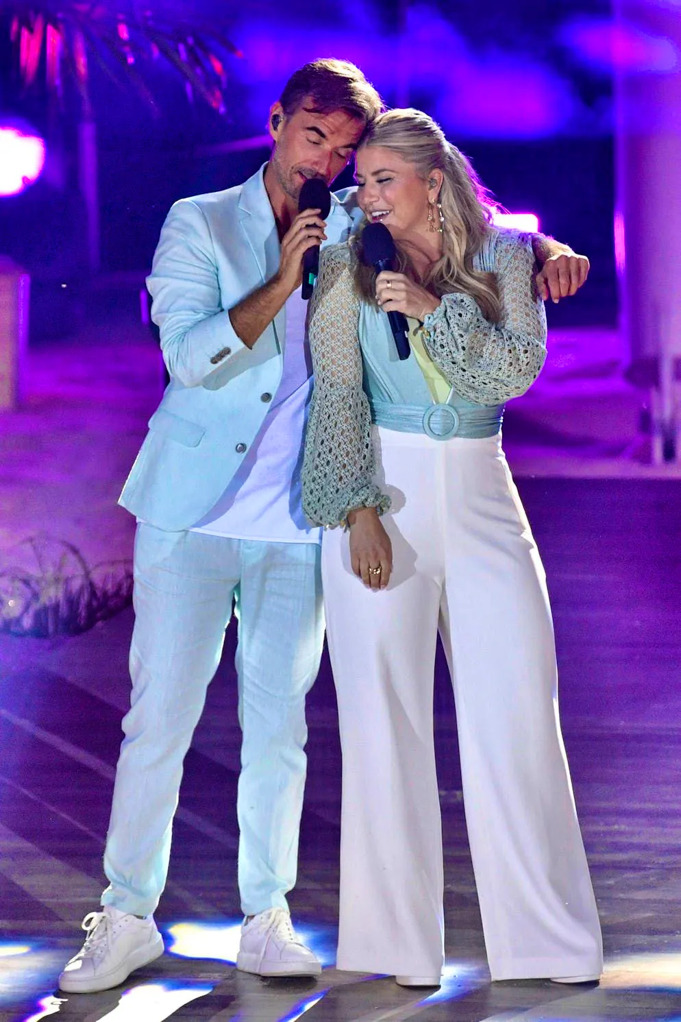They simply carry on. Beatrice Egli and Florian Silbereisen are flirting again