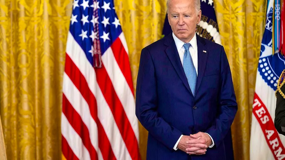 dpatopbilder - US President Joe Biden listens as two US Army privates are posthumously honored during a Medal of Honor ceremony at the White House. Photo: Susan Walsh/AP