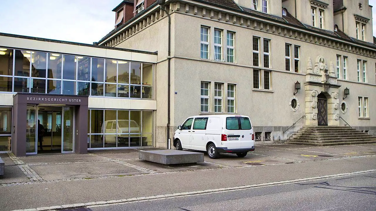 Trial in Uster ZH. 28-year-old allegedly stabbed man to death after trivial argument