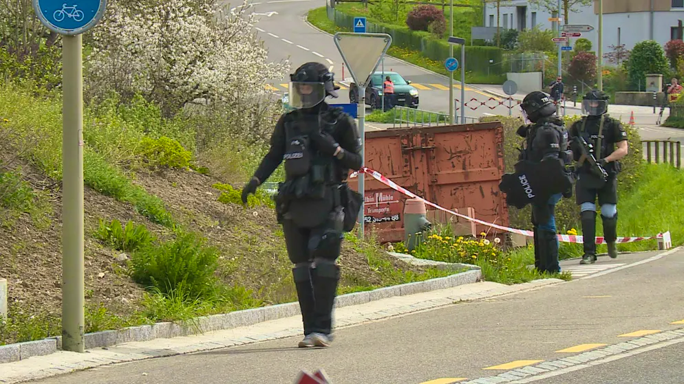 Special forces of the cantonal police on site on Monday. 