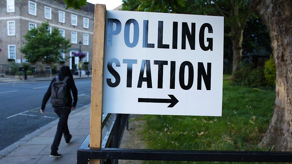Elezioni legislative. Il Regno Unito al voto, seggi aperti in attesa della svolta