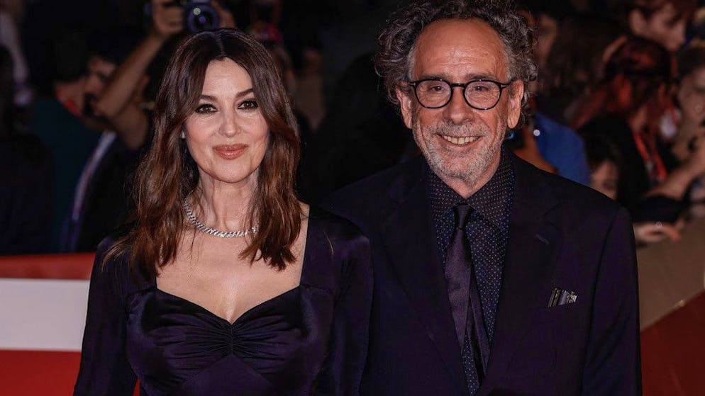 Non solo cinema. Monica Bellucci su Tim Burton: «L'amore a 60 anni? Un incontro d'anime»