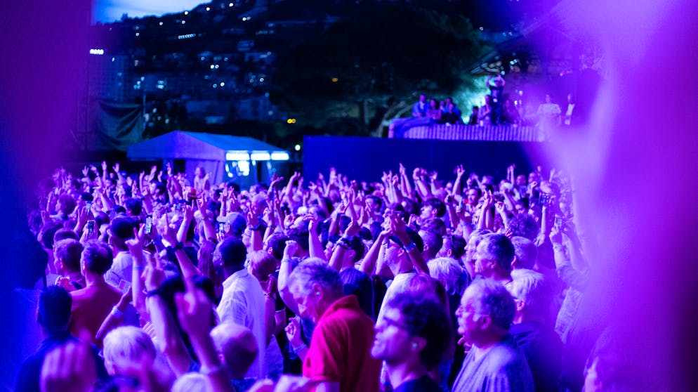 Montreux Jazz Festival 2024: Der erste Tag in 5 Bildern. Ausgelassene Atmosphäre am Eröffnungsabend des renommierten Festivals am Genfersee. 