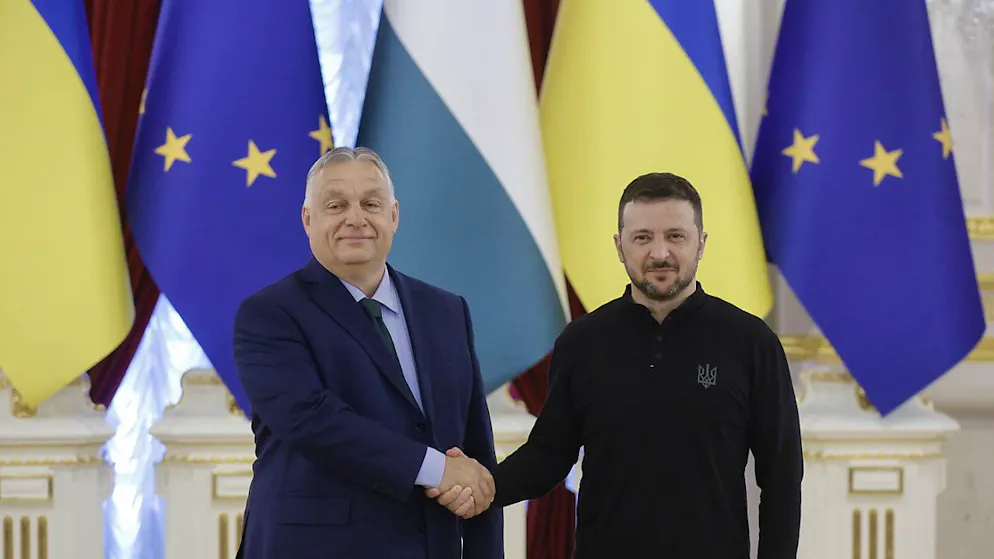 Dopo l'incontro con Volodymyr Zelensky a Kiev (nella foto del 2 luglio 2024), Viktor Orban è a Mosca per incontrare Vladimir Putin.