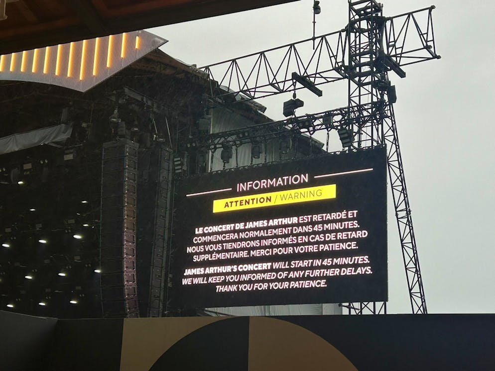 Das Konzert von James Arthur startet 45 Minuten später. 