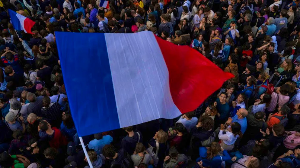 Demonstration against the right on Republic Square in Paris. Photo: Louise Delmotte/AP/dpa