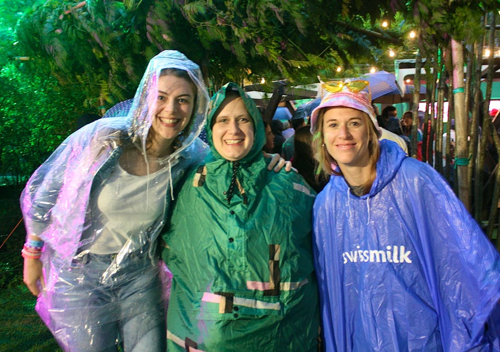 Montreux Jazz Festival: Fussball,. Mit diesen Regenjacken kann ihnen das Wetter nichts anhaben. 