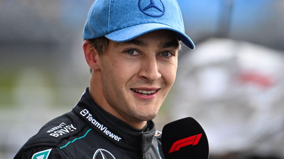 Daumen hoch: George Russell geht am Sonntag von der Pole-Position in den Heim-GP in Silverstone
