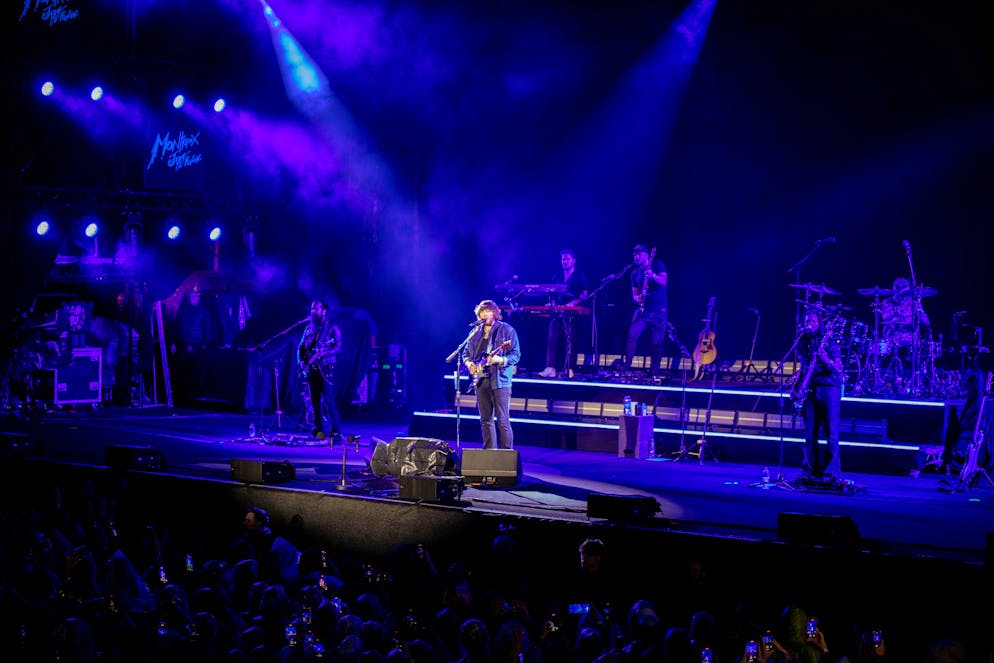 Montreux Jazz Festival 2024: James Arthur. Mit eineinhalb Stunden Verspätung tritt James Arthur am Montreux Jazz Festival auf.