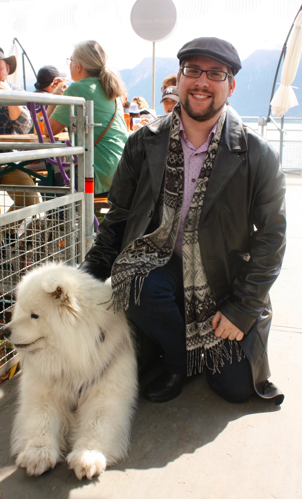 Montreux Jazz Festival 2024: Sonniger Sonntag. Flauschiger Festivalgast: Dieser Besucher kommt mit tierischer Begleitung. 