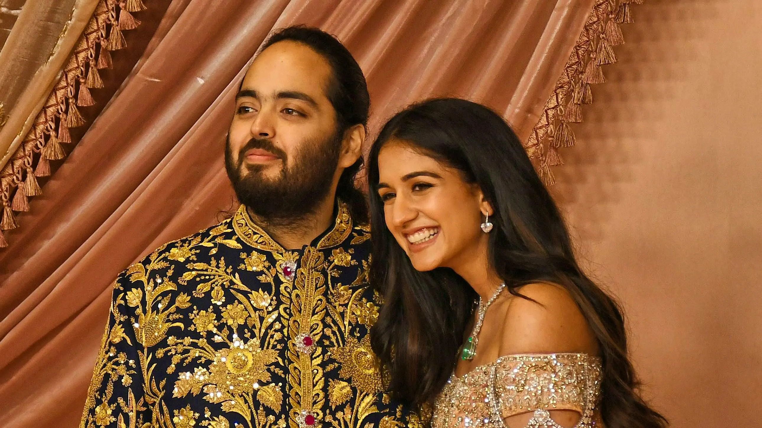 Wedding of the year. India's richest family flies in Justin Bieber for 10 million dollars