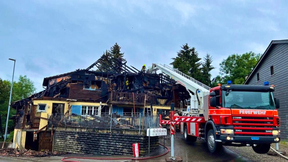 Firefighters found a dead person in the burnt-down house last Sunday. It has now been identified.